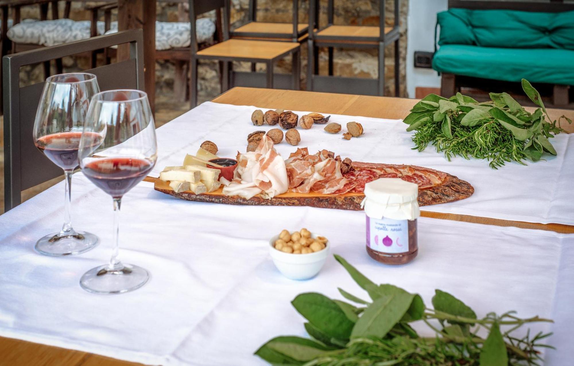 Agriturismo Tenuta San Giuseppe Cossano Belbo Ngoại thất bức ảnh