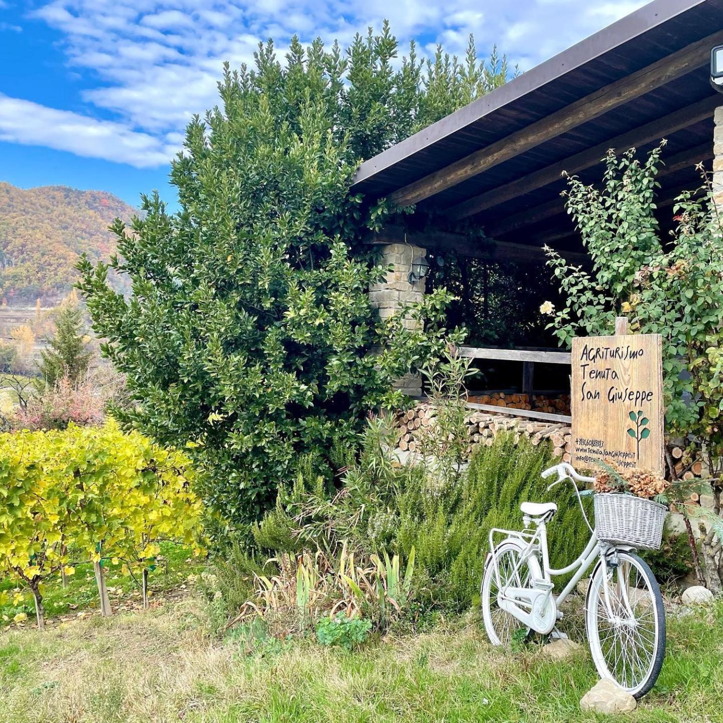 Agriturismo Tenuta San Giuseppe Cossano Belbo Ngoại thất bức ảnh